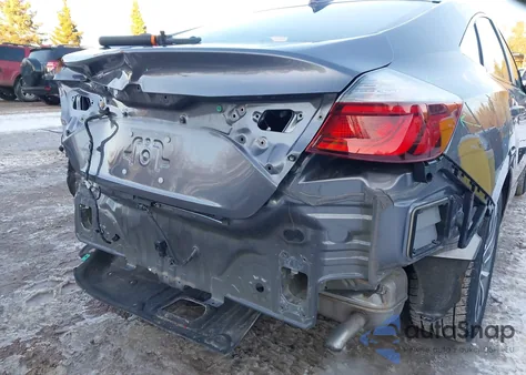 2020 Honda Insight Touring z USA, uszkodzony, nr VIN 19XZE4F97LE002989